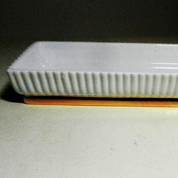 2006 ESTEE LAUDER Porcelain White Ribbed 8" Gold Vanity or Brush Tray - Picture 2 of 9